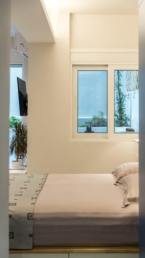 Central Cozy Studio With A Secret Garden Athen Exterior foto